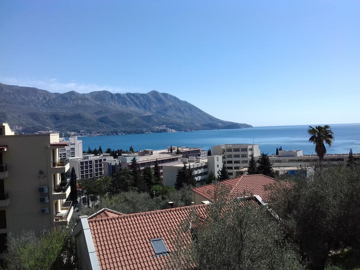Aleksandra Bečići Buitenkant foto